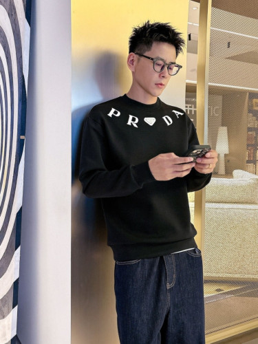 프라다 넥 플레이트 레터링 로고 맨투맨