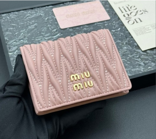 미우미우 1041 마테라쎄 나파 가죽 홀더 반지갑 핑크