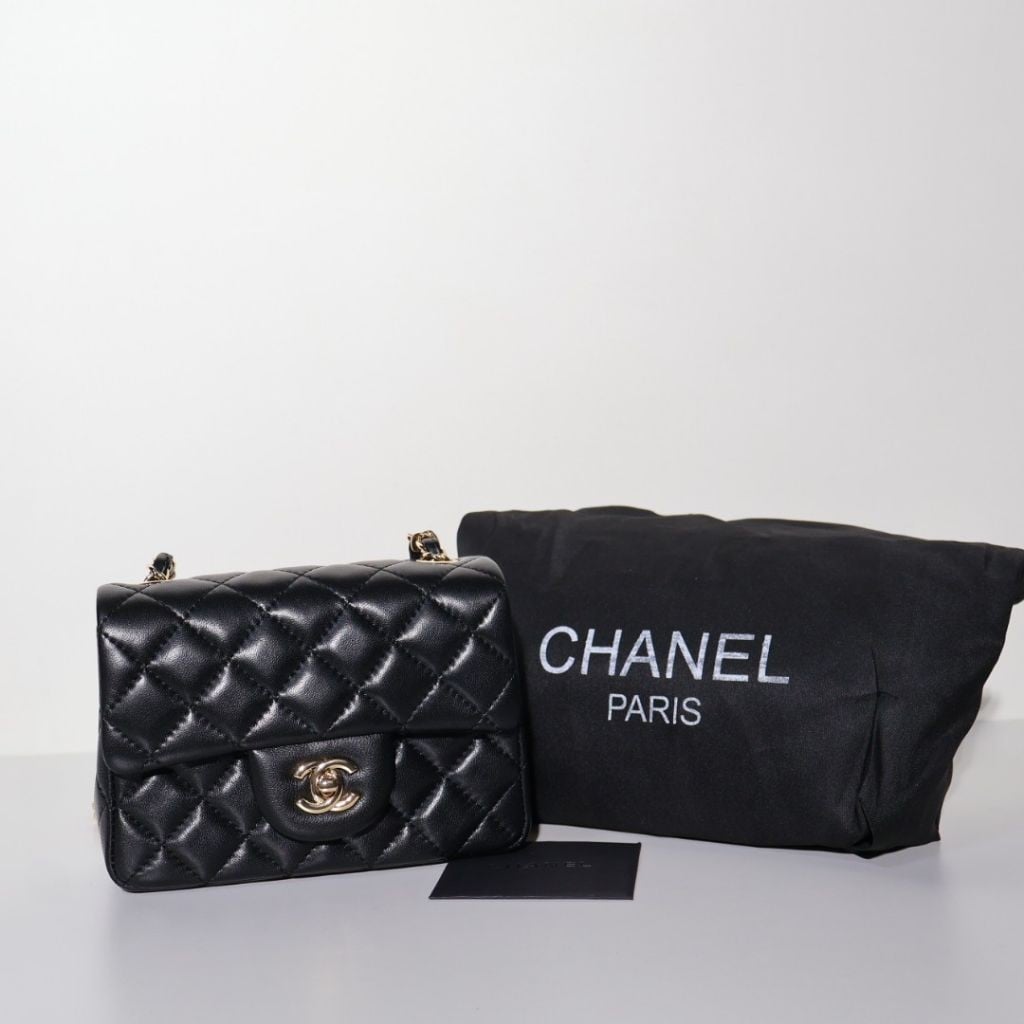 샤넬 램스킨 쁘띠 삭 미니 클래식 금장 체인백