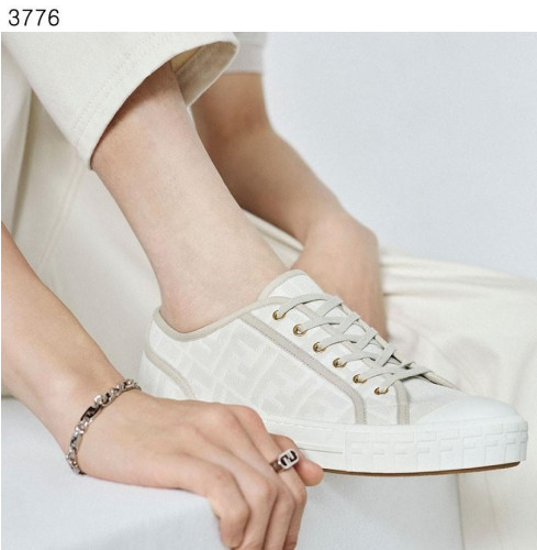 #팬디 [FENDI] 수입프리미엄급  펜디 도미노 로우탑 정품급 신상 입고💢 #태그 #신발 #3776