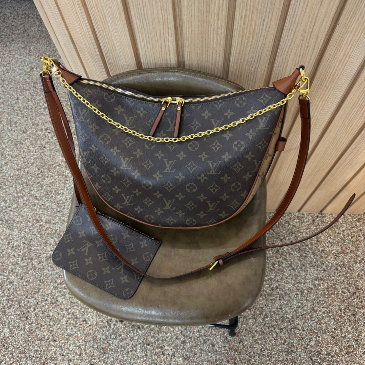 🤴🏻 #루비통 (L.V) 반달 루프 호보백🤴🏻