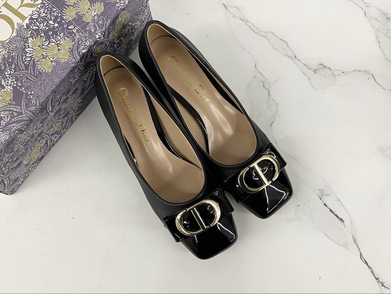 💕 디* CD로고 리본 장식 애나멜 펌프스 힐