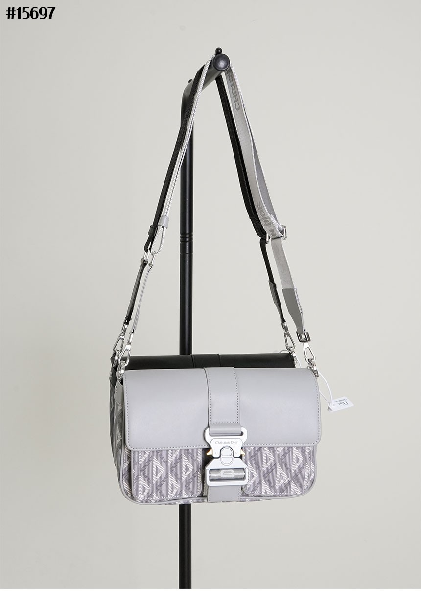 🔆[DIOR] 크리스찬 디올 힛 더 로드 CD 다이아몬드 스트랩 메신저백 🔆