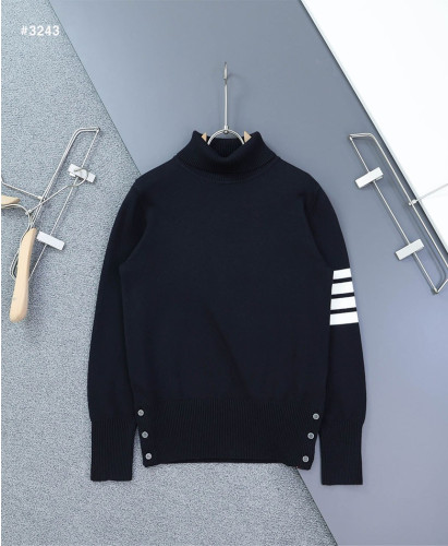 🍀 [THOM BROWNE] 톰브라운 인타르시아 톰 아이콘 콜라보 터틀넥 스웨터 🍀