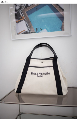 #발렌시아가 [BALENCIAGA] 여성 비아리츠 라지 토트백 신상입고💢 #가방 #8731