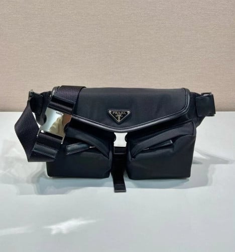 💕 프** 리나일론 및 가죽 숄더백