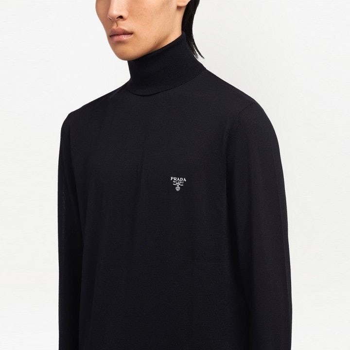 💕 프** 밀라노 로고 터틀넥 니트