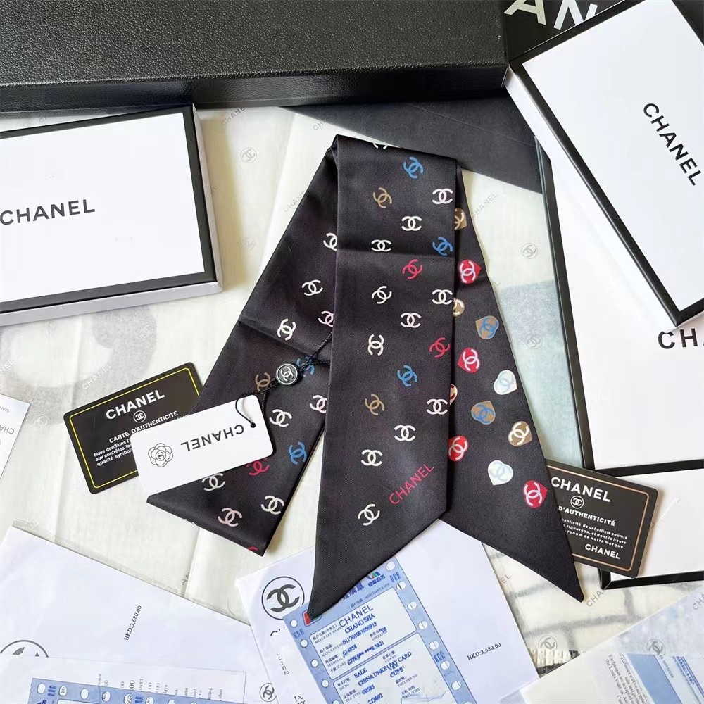 샤*넬 러블리 트윌리 실크 스카프 입고~