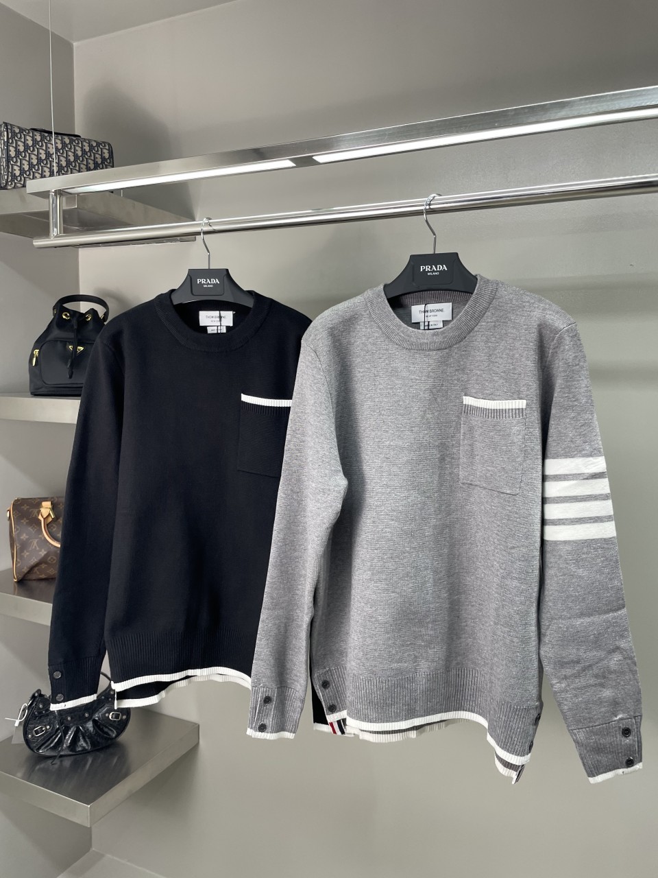 #톰브라운 포켓 니트