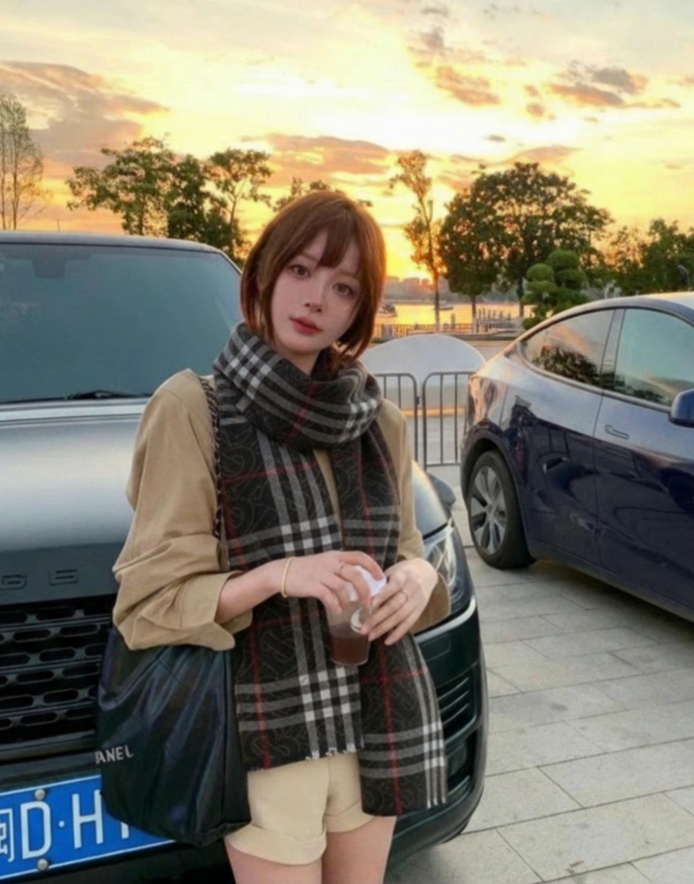 버VV 메탈락 모노그램 체크 실크 스카프 머플러