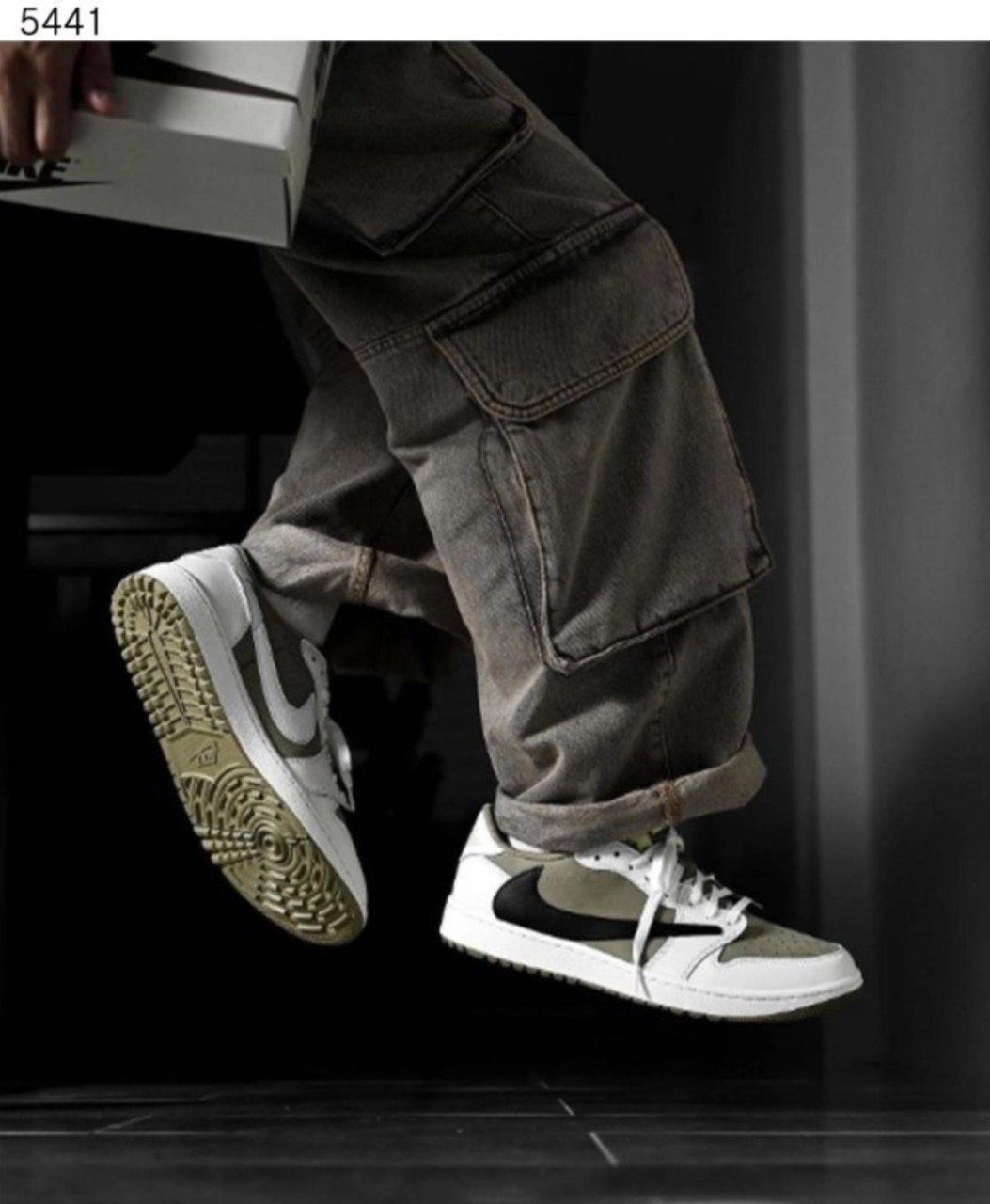 #나이키 [NIKE] 에어조던 1 로우 골프 x Travis Scott 트래비스 스캇 Neutral Olive 신상 입고💢 #태그 #신발 #5441