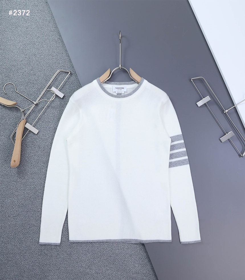 🍀 [THOM BROWNE] 톰브라운 밀라노 사선완장 라운드 니트 🍀