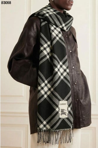 🍀 [BURBERRY] 버버리 EKD 노바 체크 울 자카드 태슬 숄 머플러 🍀