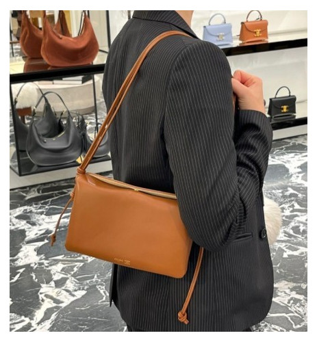 #셀린느 [ C*LINE ] 수입 트리오 플랩 -탠- 입고💢 #가방