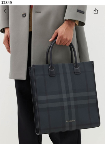 #버버리 [BURBERRY] 수입프리미엄급 버버리 슬림 버티컬 데니 토트 신상 입고💢 #태그 #가방 #12349