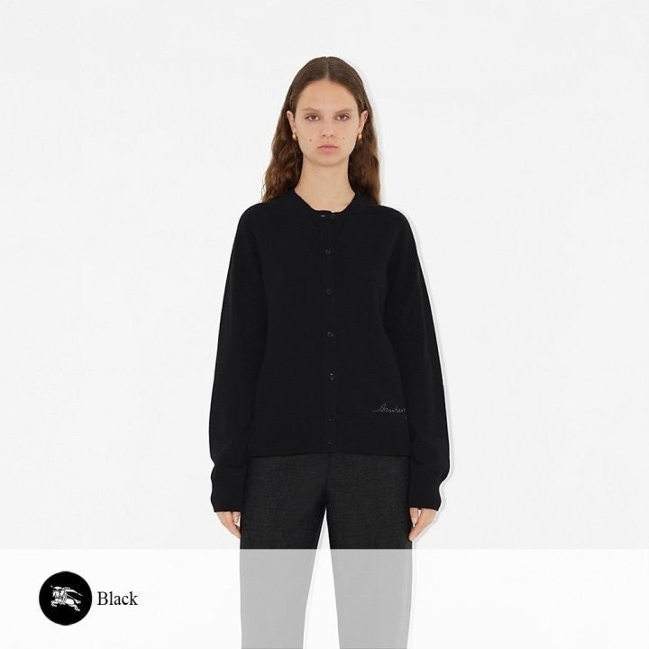 💕 버** 레터링 자수 라운드 가디건 (여성)