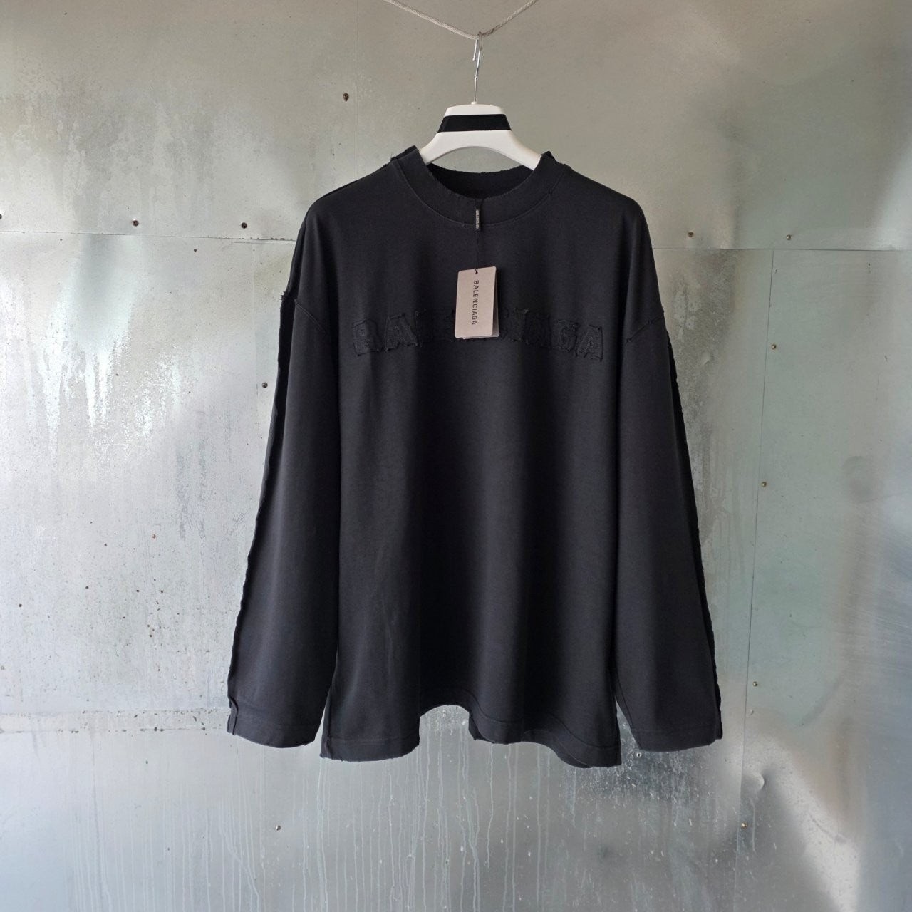 💕 발**** 아플리케 로고 롱슬리브 티셔츠