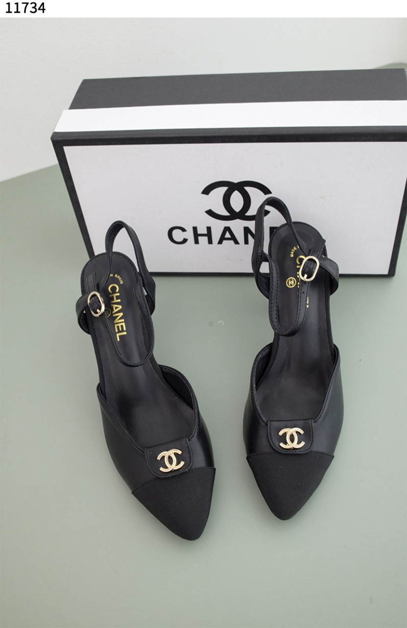 #샤넬 [Chanel] 블랙 금장 스트랩 슬링백 펌프스 신상입고💢 #신발 #11734