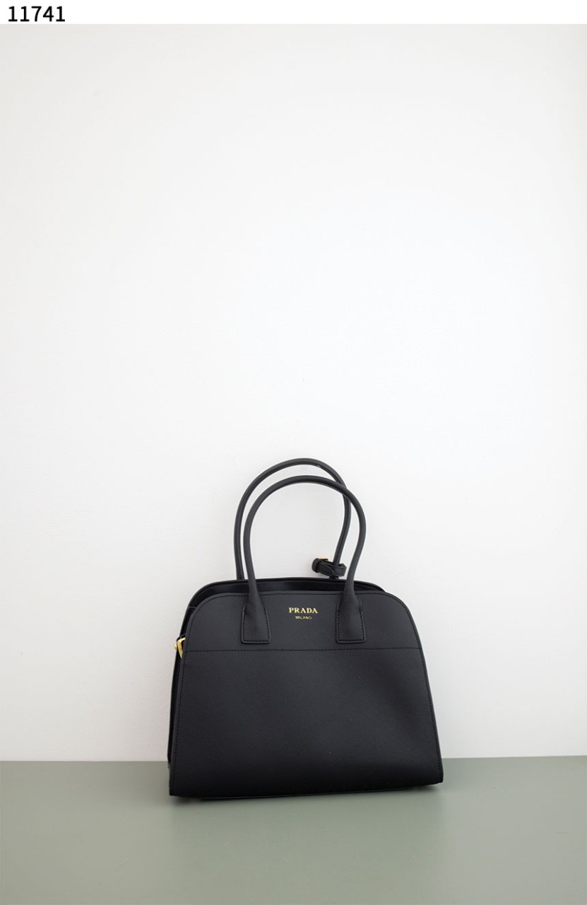 #프라다 [PRADA] 미디엄 가죽 토트백 블랙  신상입고💢 #가방 #11741