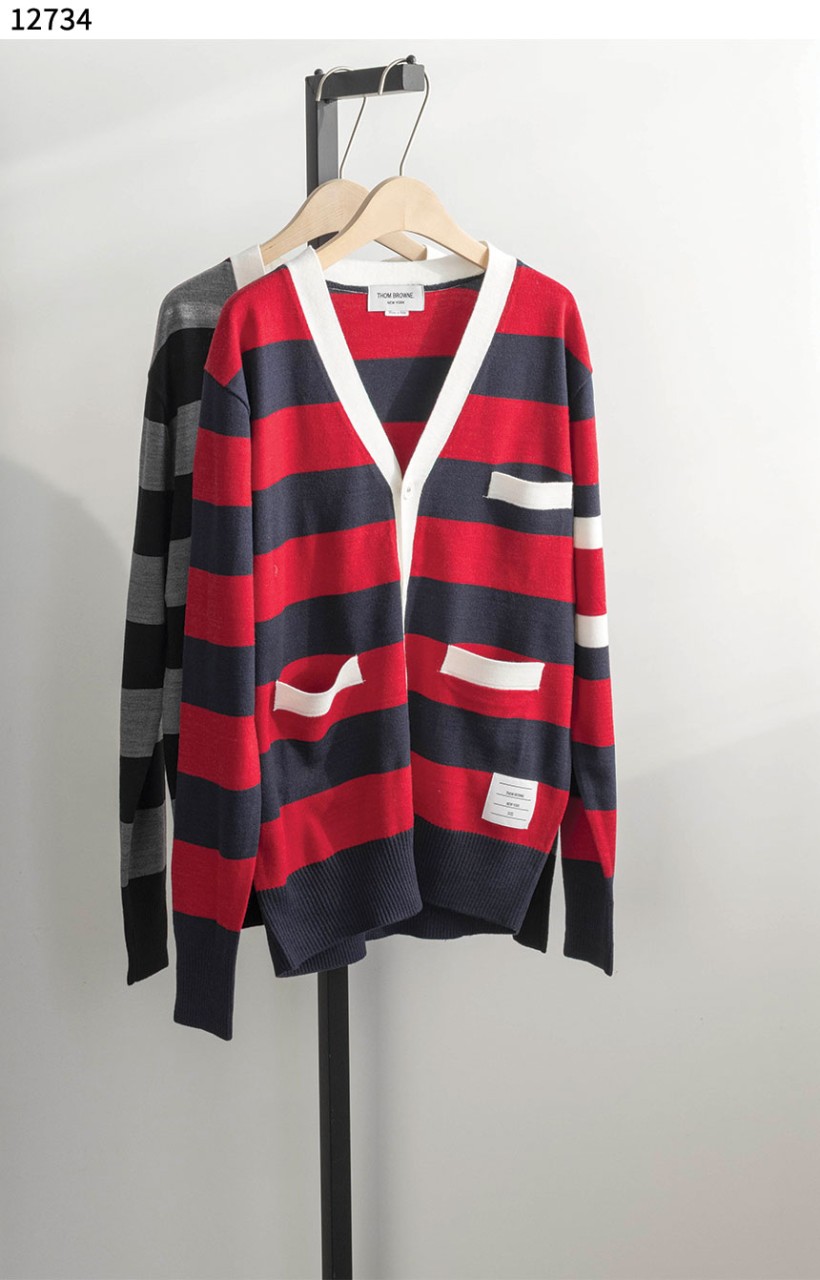 #톰브라운 [Thom Browne] 와이드 스트라이프 브이 가디건 신상입고💢 #상의 #니트 #12734