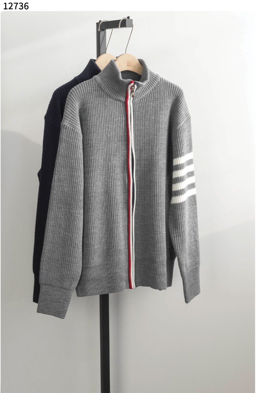 #톰브라운 [Thom Browne]  사선완장 베이직 니트 집업 신상입고💢 #상의 #니트 #12736