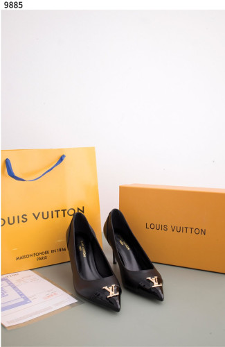 #루이비통 [Louis Vuitton] 루이비통 카퓌신 펌프스 힐 신상입고💢 #신발 #9885