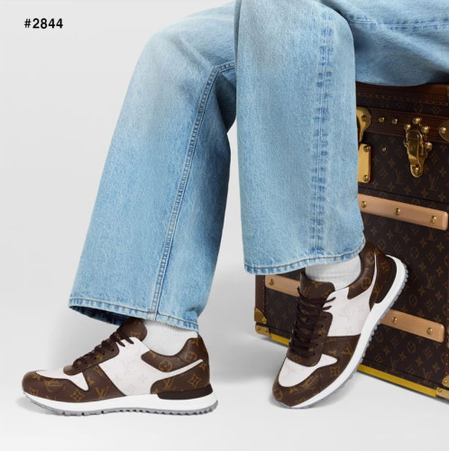 🍀 [LOUIS VUITTON] 루이비통 런 어웨이 스니커즈 🍀