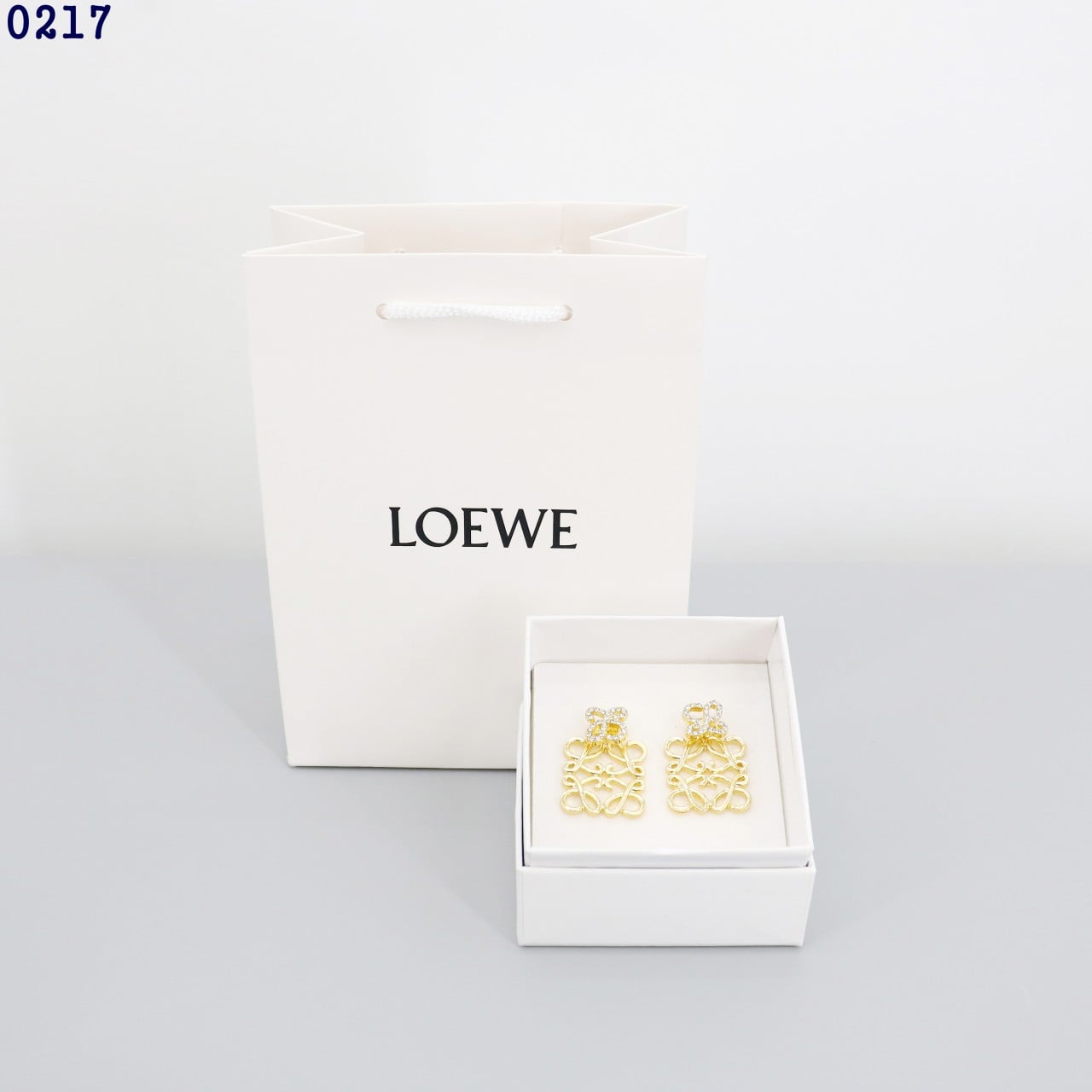 👹로에베 모던 로고 디자인 드롭 귀걸이👹