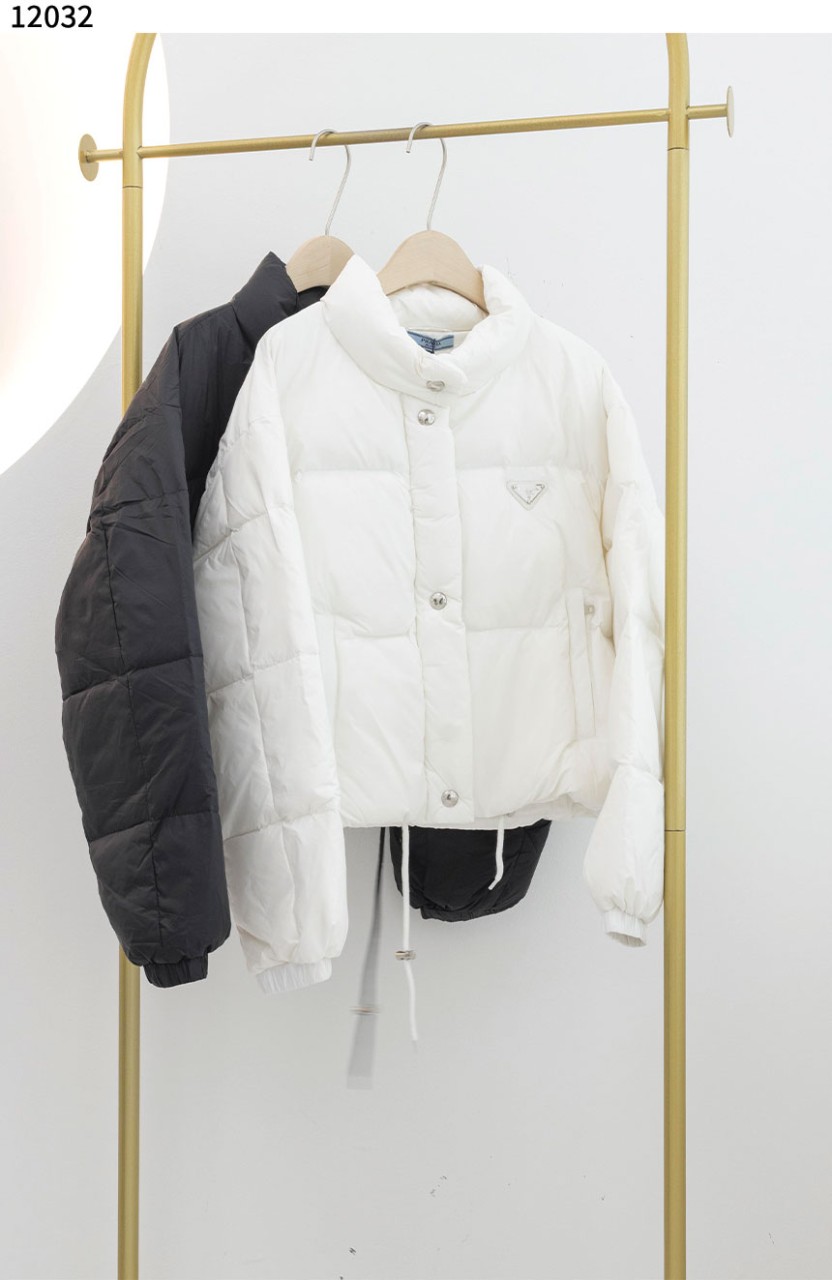 #프라다 [PRADA] 리나일론 크롭 컨버터블 다운 신상입고💢 #상의 #자켓 #12032