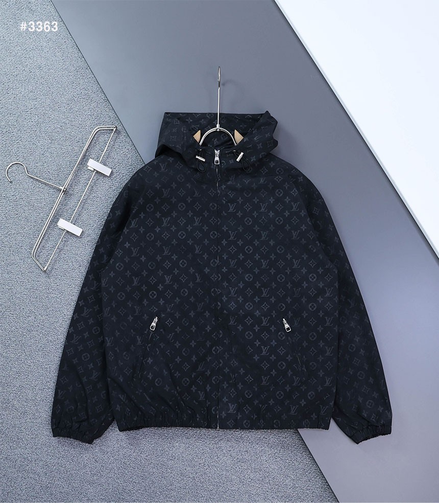 🍀 [LOUIS VUITTON] 루이비통 모노그램 윈드브레이커 후드 자켓 🍀