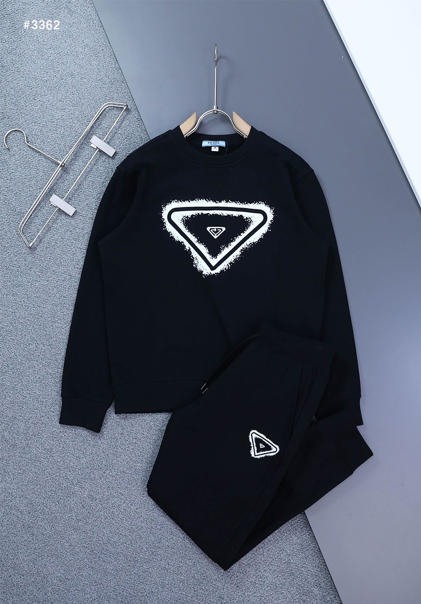 🍀 [PRADA] 프라다 빅 프린팅 삼각로고 남여공용 트레이닝 세트 🍀