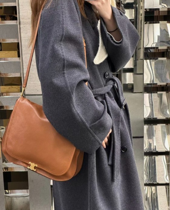 #셀린느 [ C*LINE ] 수입 소프트 트리옹프 베사체 -탠- 입고💢 #가방