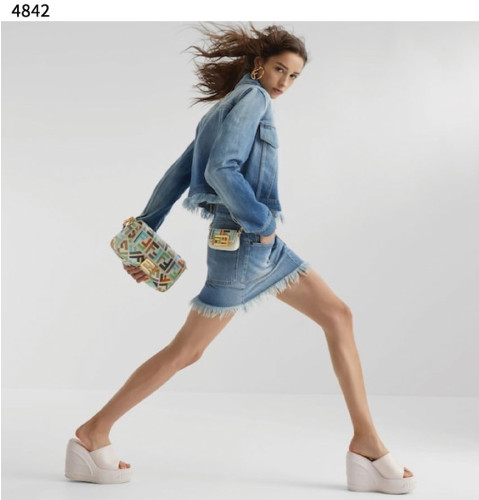 #펜디 [FENDI] 수입프리미엄급 펜디 바게트백 신상 입고💢 #태그 #가방 #4842