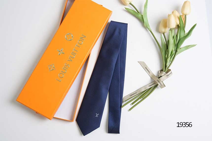 🔆 [LOUIS VUITTON] 루이비통 LV로고 실크 타이🔆