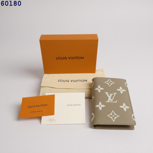 루이비통 M60180 여권지갑