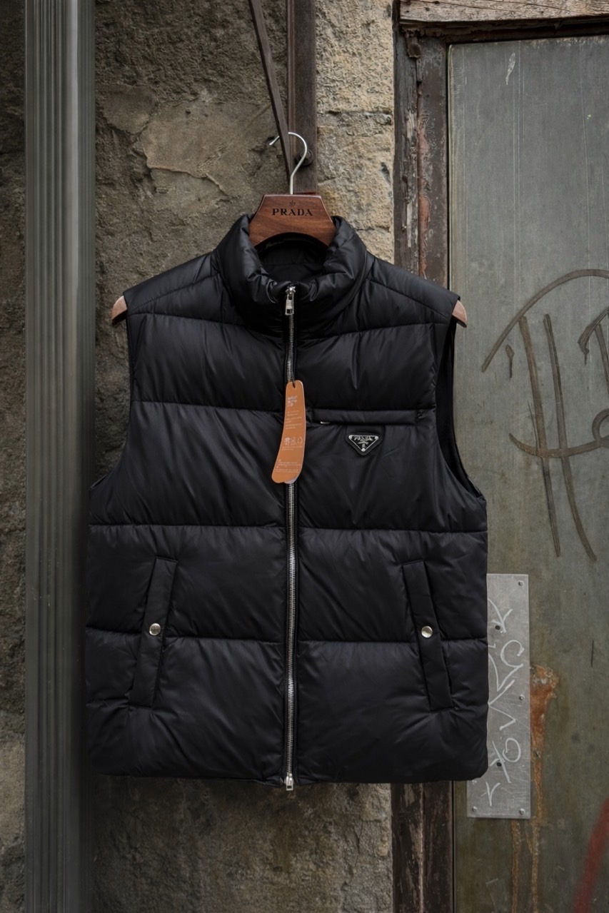 프라다 페이크레더 다운 베스트 ➕ LV 오거나이저