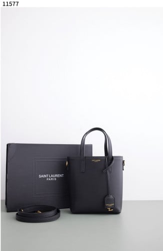 #입생로랑 [YSL] 박스 가죽 소재의 생 로랑 토이 쇼퍼 신상입고💢 #가방 #11577