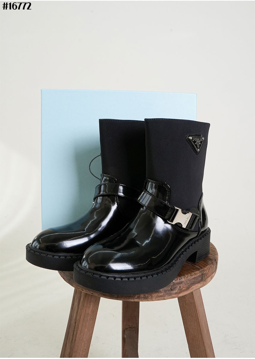 🔆 [PRADA] 프라다 브러쉬드 레더 버클 부츠 🔆