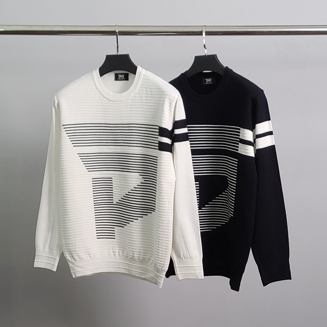 💕 P** 빅로고 완장 니트