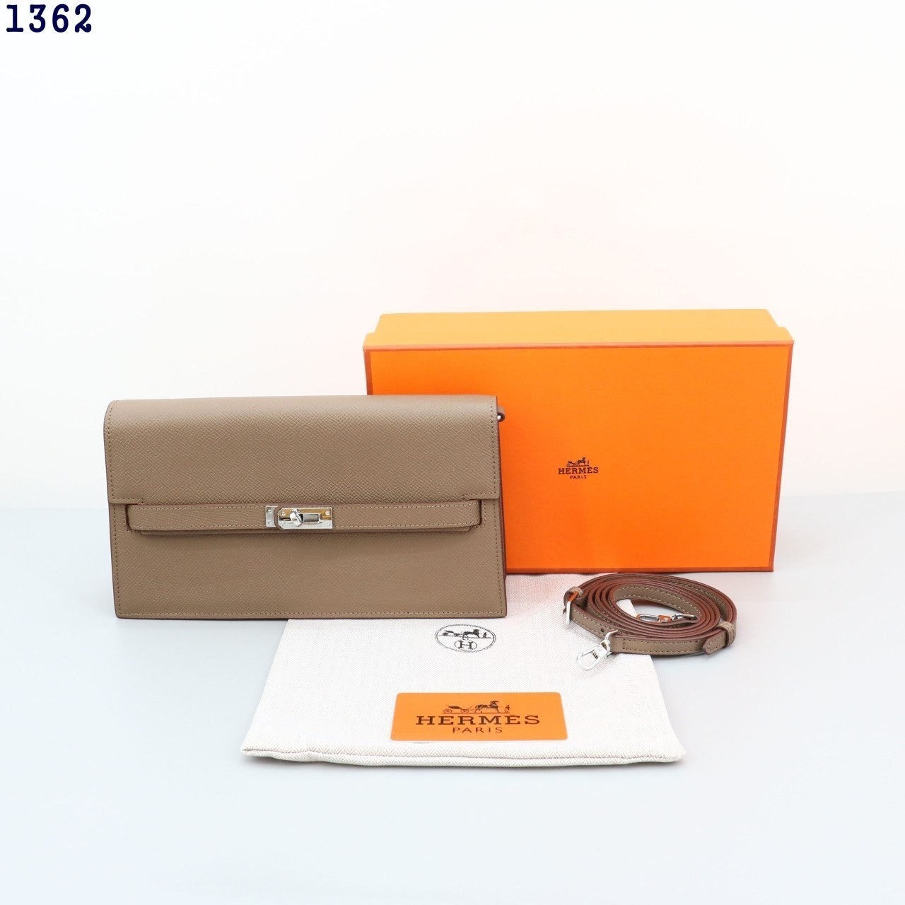 💕 에*** 켈리 클래식 투 고 장지갑