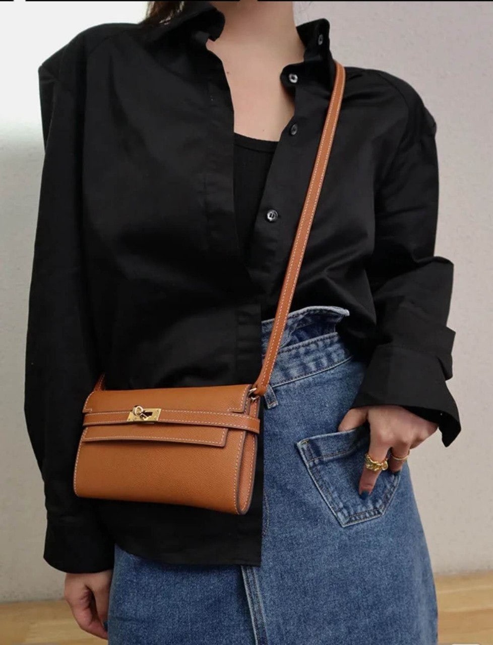 💕 에*** 켈리 투 고(카멜-금장)