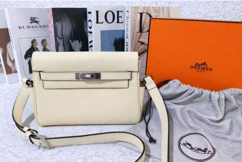 💕 에*** 켈리 메신저(아이보리-은장)