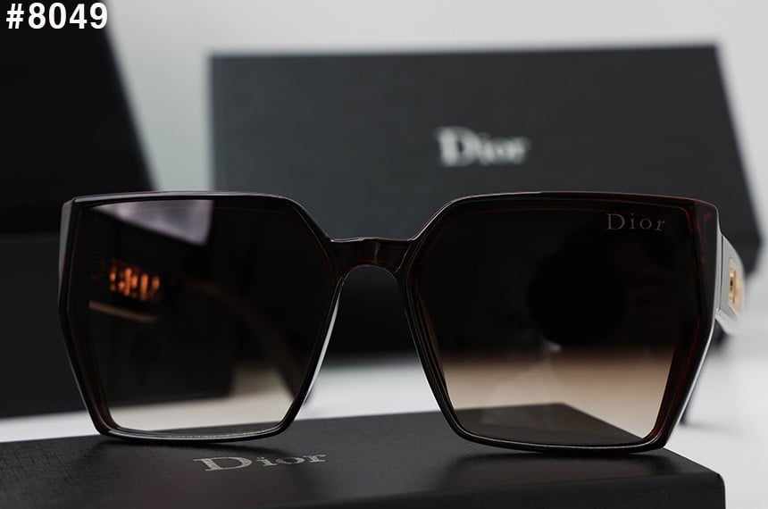 🍀 [DIOR] 크리스찬 디올 프레임 이니셜 스퀘어 선글라스 🍀