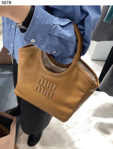 #미우미우 [MIU MIU] 수입프리미엄급 아이비 가죽백 스몰백  신상 입고💢 #태그 #가방 #5678