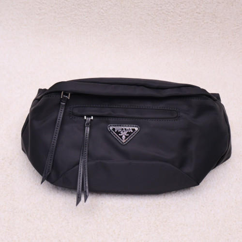 ✨프라다 리나일론 바이커백 ✨