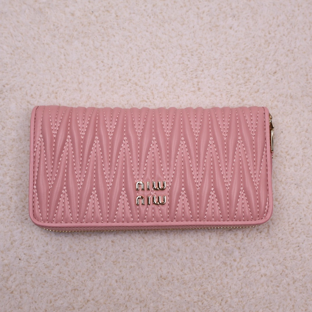 ✨미우미우 마테라쎄 나파 가죽 지퍼 어라운드 장지갑 ✨