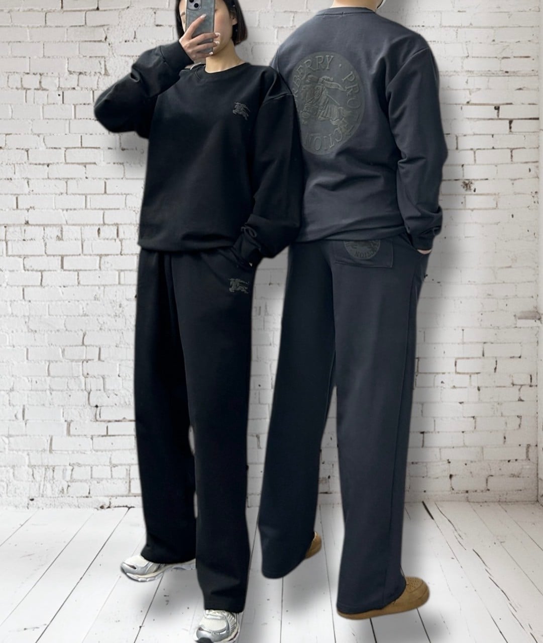 <버버리 엠보나염 맨투맨 세트>