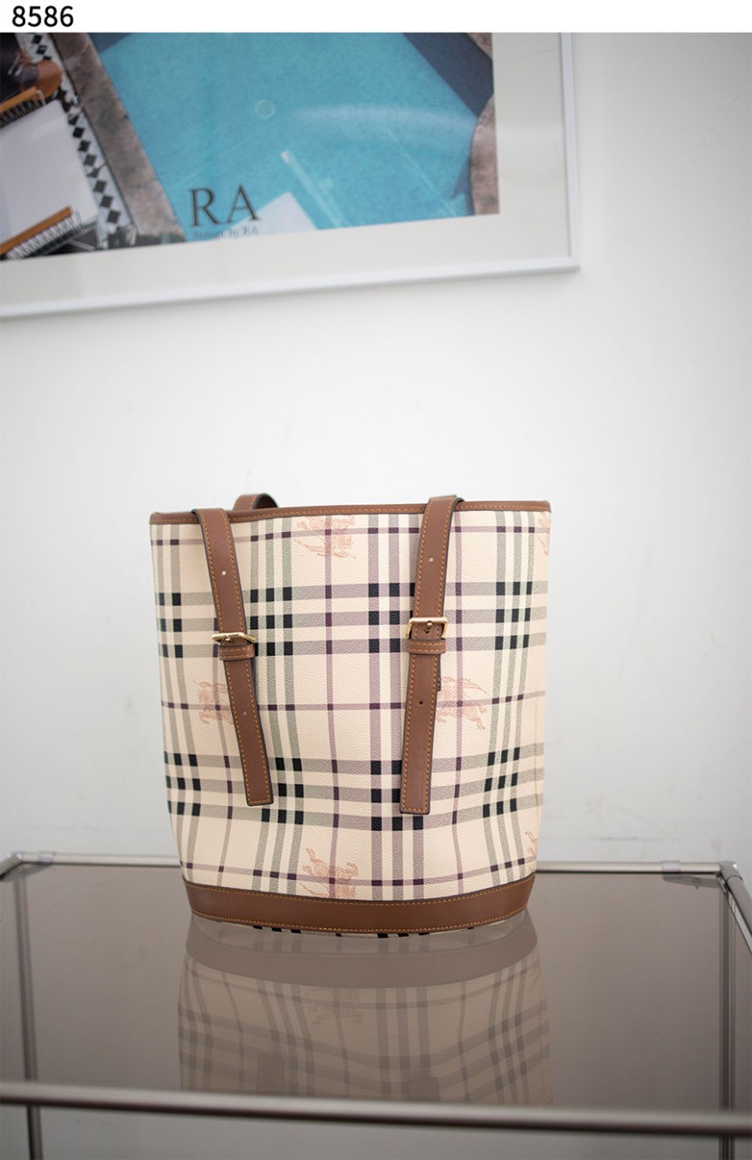 #버버리 [BURBERRY] 버버리 빈티지 체크 버킷백 신상입고💢 #가방 #8586