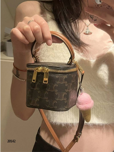 🔆 [CELINE] 셀린느 미니 배니티 케이스 트리옹프 핸드백 🔆