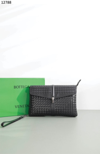 #보테가베네타 [BOTTEGA VENETA] 인트레치아토 그란데모다 클러치 신상입고💢 #가방 #12788